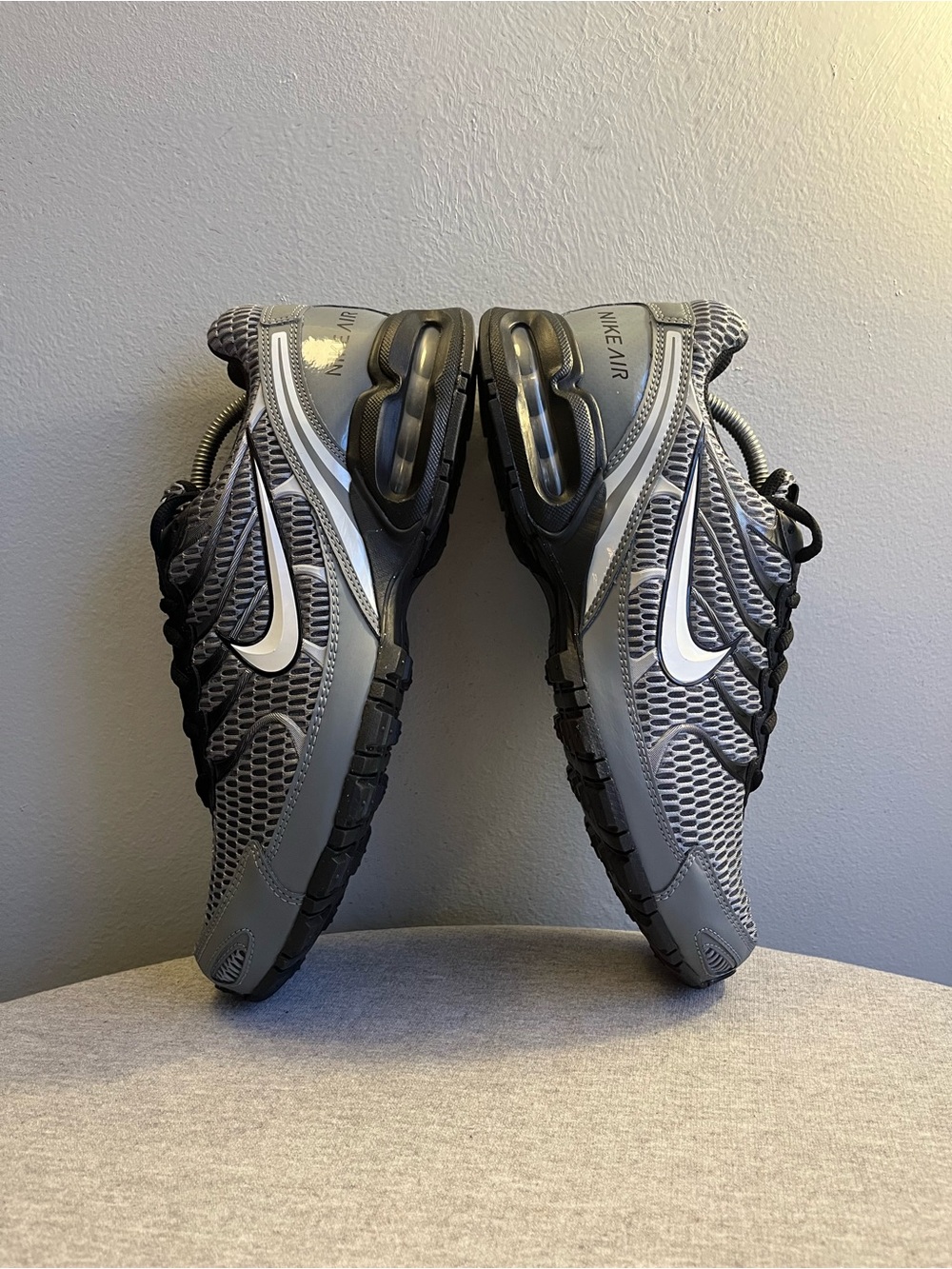 Nike Air Max Torch 4 Cool Grey White Black Athletic Men Shoes Size 10 343846-012 - Picture 7 of 12